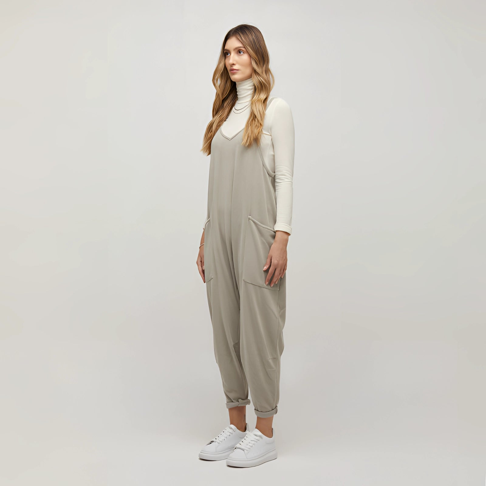 Women's grey sleeveless loose-fit jumpsuit, lightweight summer overalls, 3XL, knee-length, with a relaxed waist and fashion-forward design.